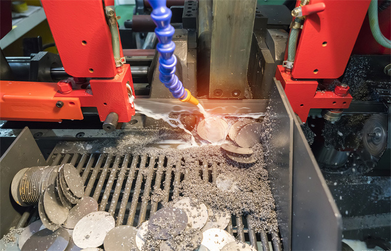 （圖：切削液使用場(chǎng)合）