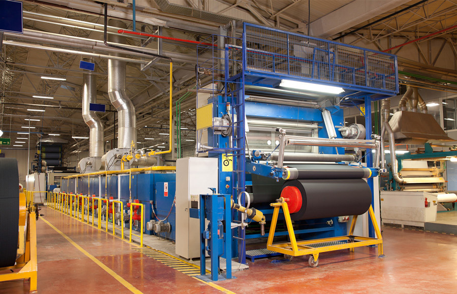 (圖:紡織廠工作運(yùn)行中)