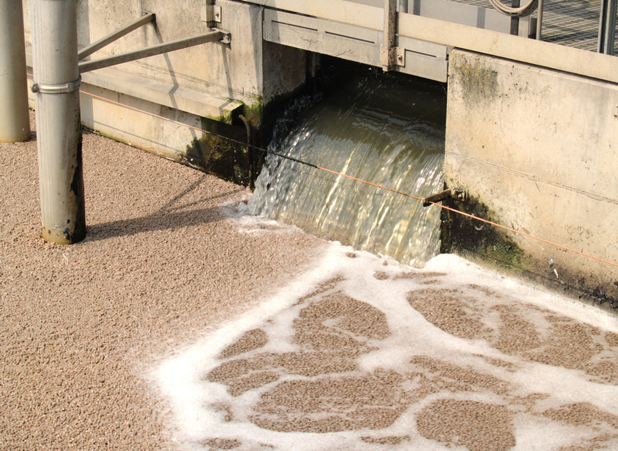(圖:曝氣池污水泡沫)