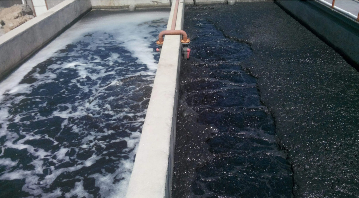 （圖：線路板廢水起泡場(chǎng)景）