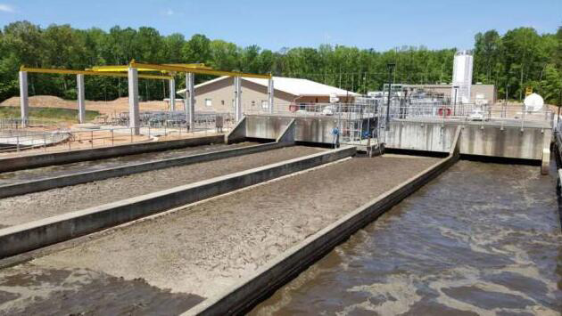 （圖：生化污水池起泡）